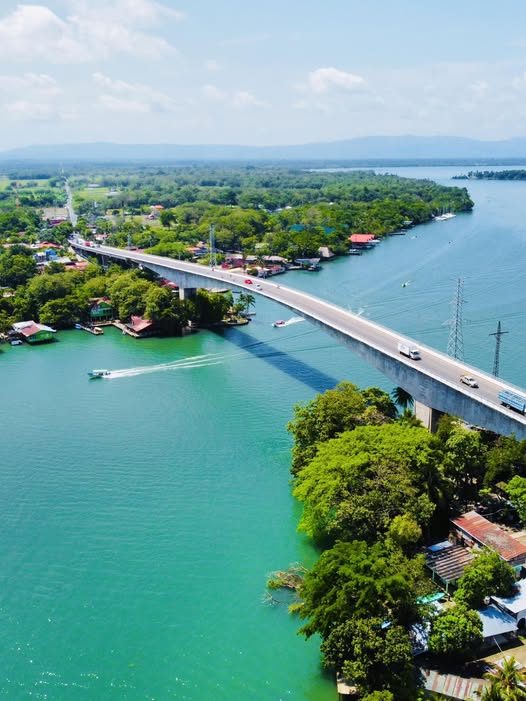 Paisaje del Rio Dulce, Izabal