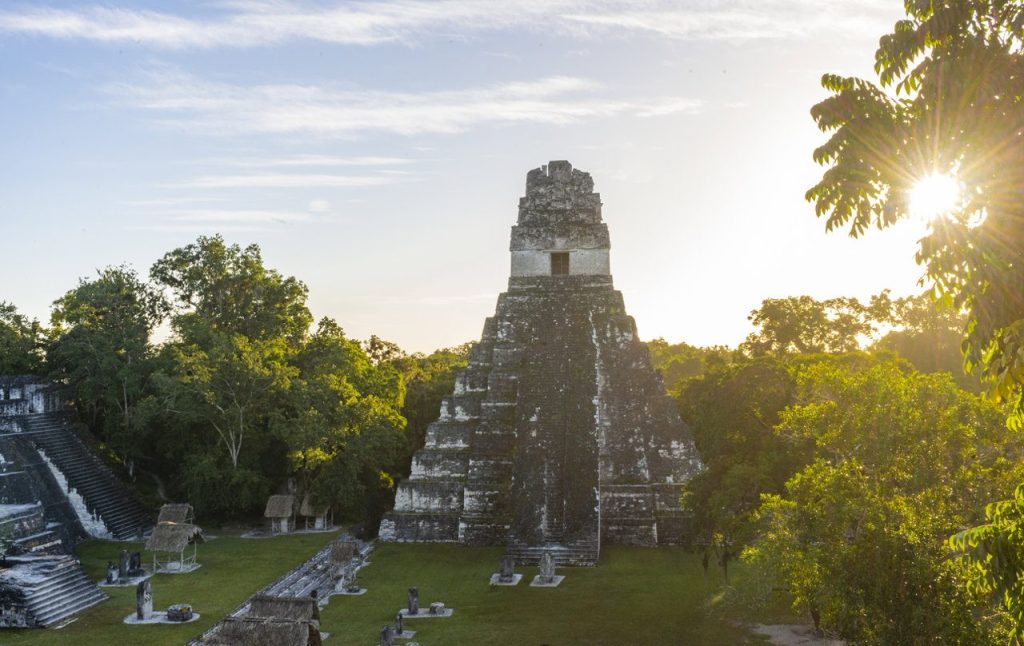 Gran Plaza del Parque Nacional Tikal