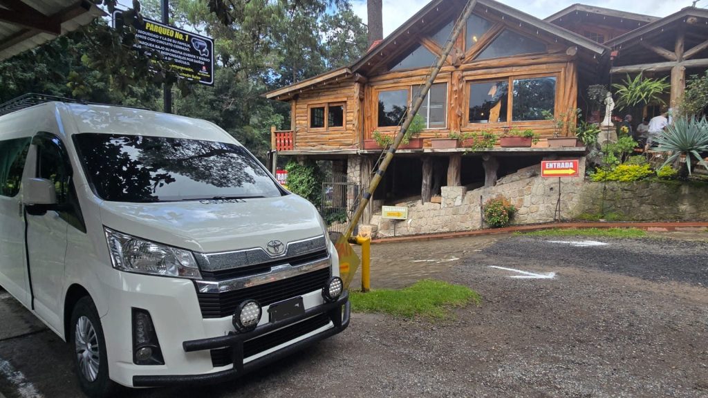 Microbus de Turismo Cordon
